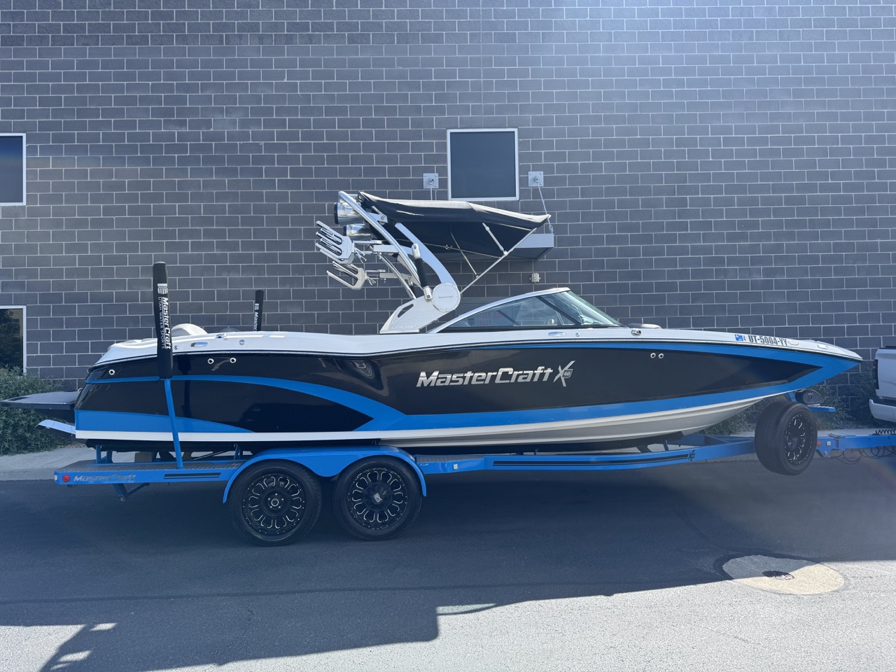 2017 Mastercraft X46 loaded with Big Motor Icon